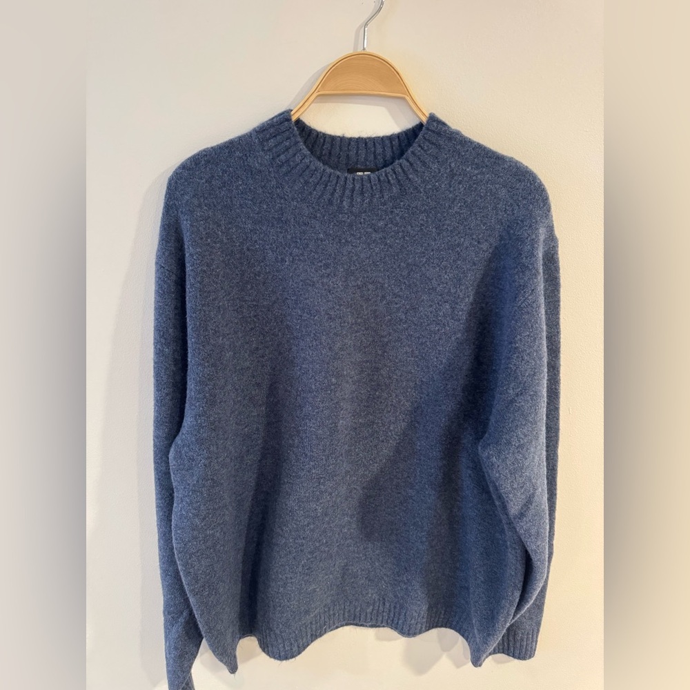 Uniqlo Blue Crewneck Sweater